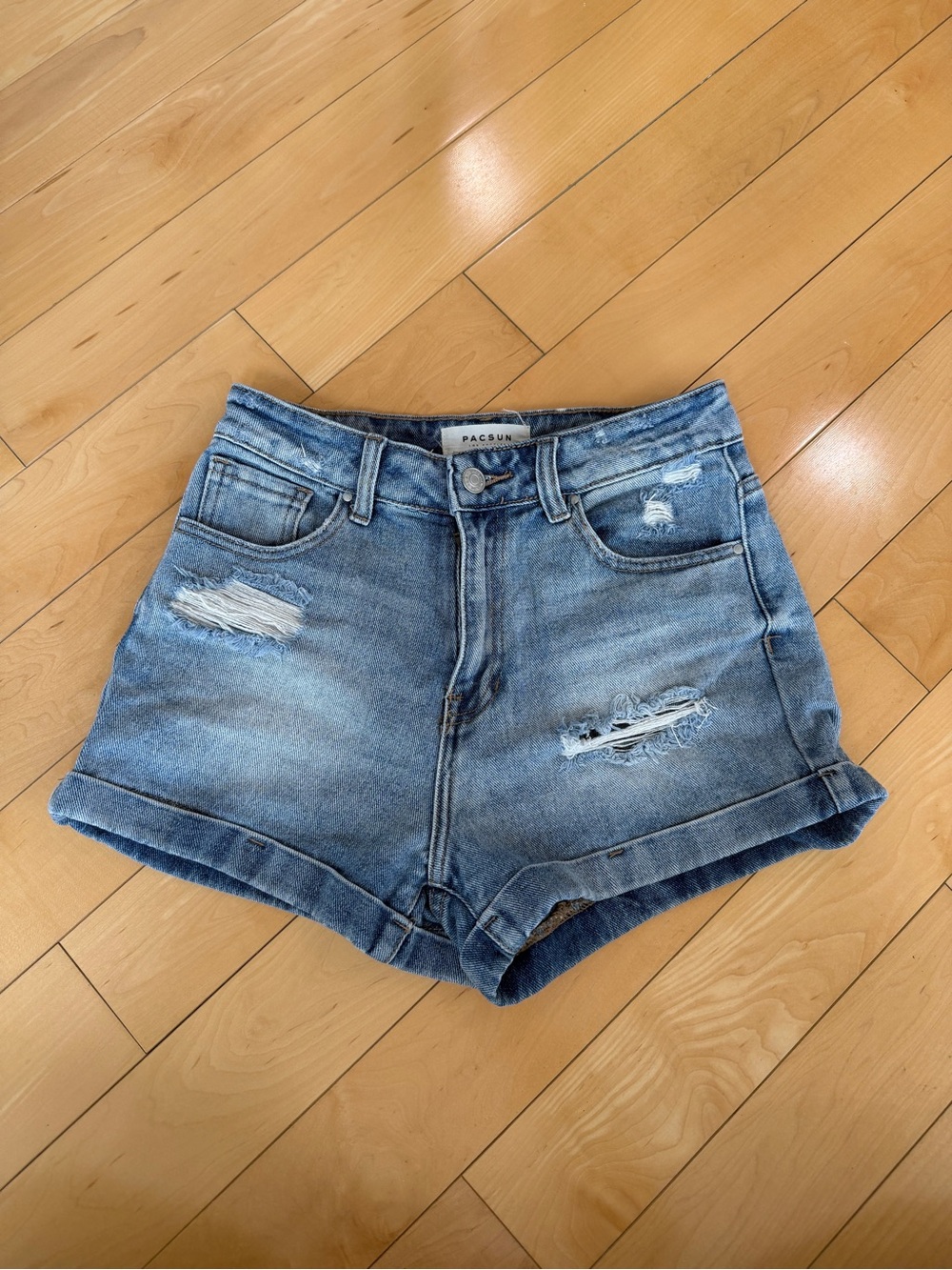 PacSun Distressed Mom Shorts in Denim Light Blue Wash